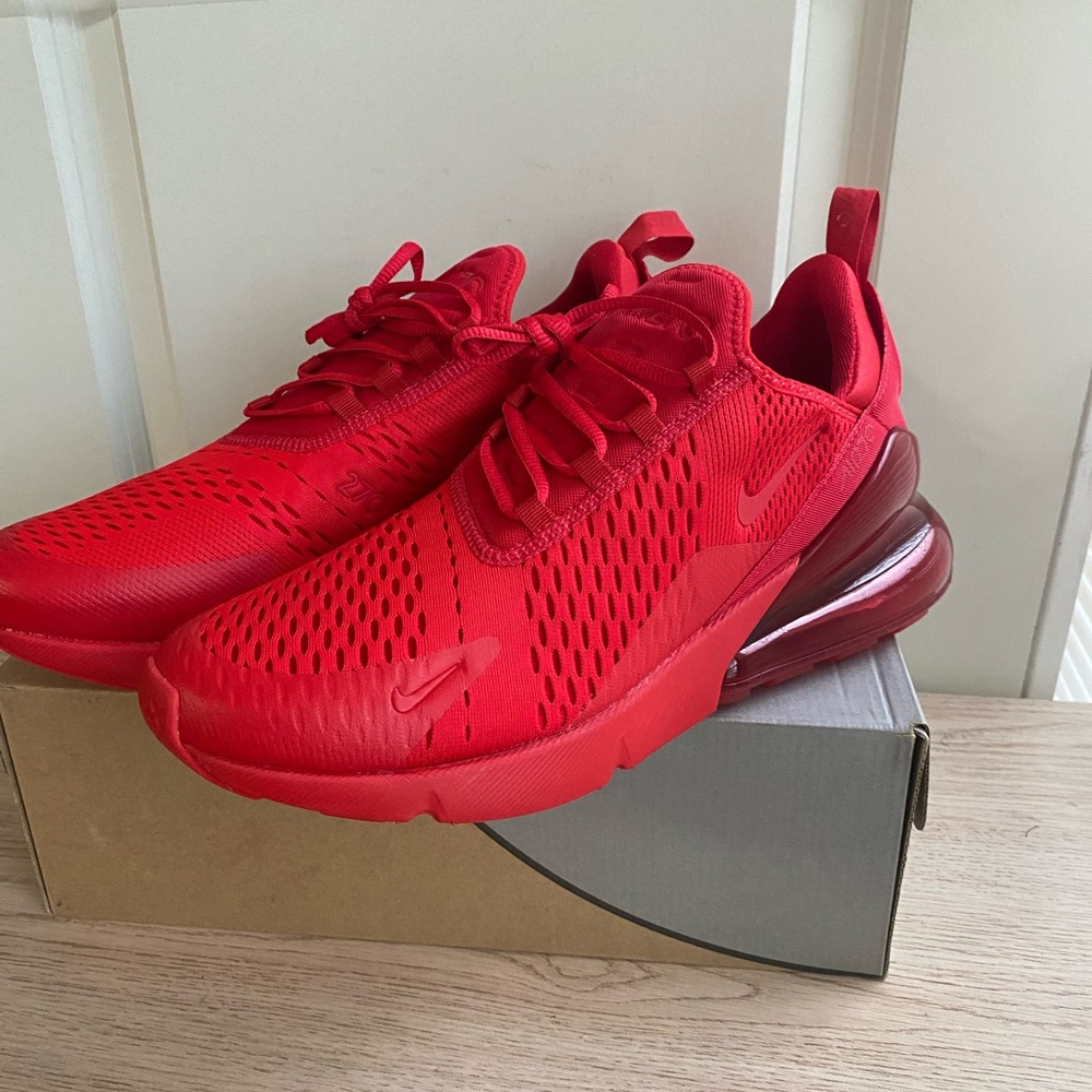 Nike Air Max 270 ‘Triple Red’ Men Sneakers- SZ 11 - Picture 4 of 6